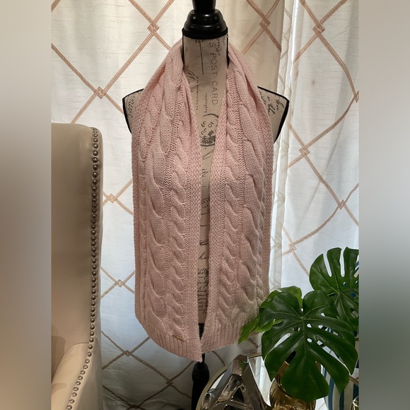 NWOT MICHAEL KORS BABY PINK CABLE KNIT SCARF - Picture 1 of 7